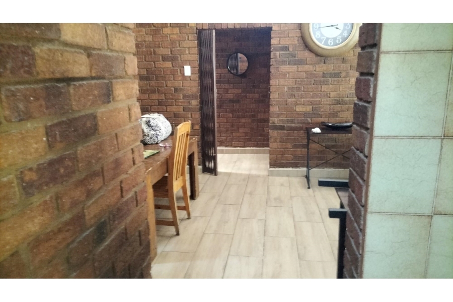5 Bedroom Property for Sale in Elandsrand North West